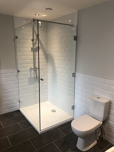 shower enclosure with door